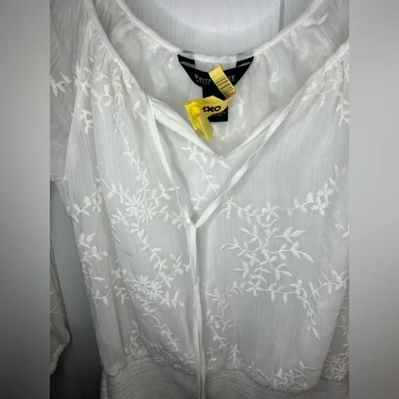 Elegant White Lace Women's Top - Picture 3 of 8